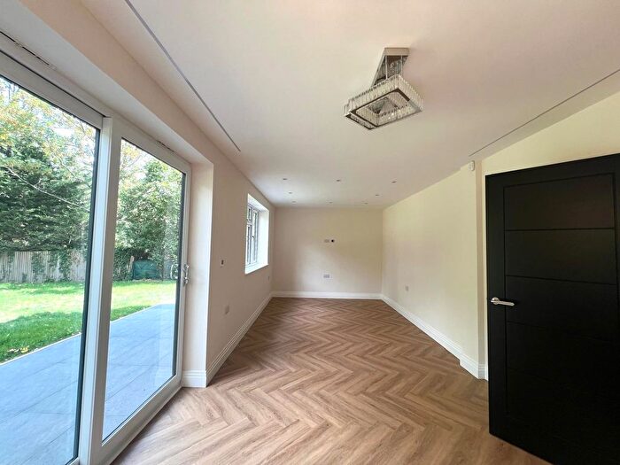 5 Bedroom Semi Detached House To Rent In Brookers Hill, Shinfield, RG2