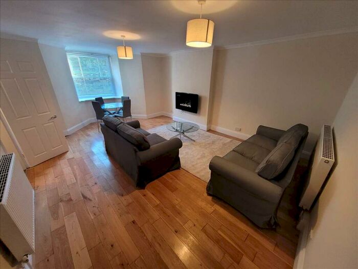 2 Bedroom Apartment To Rent In Garden Flat, Alma Road, BS8