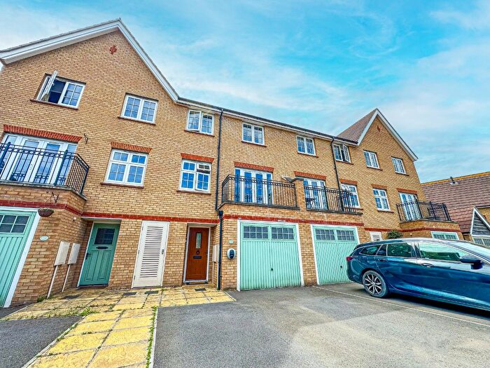 4 Bedroom Town House For Sale In Rossiter Close, Bathpool, Taunton, Somerset, TA2