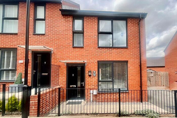 2 Bedroom Semi-Detached House For Sale In The Circle, Sheffield, S2