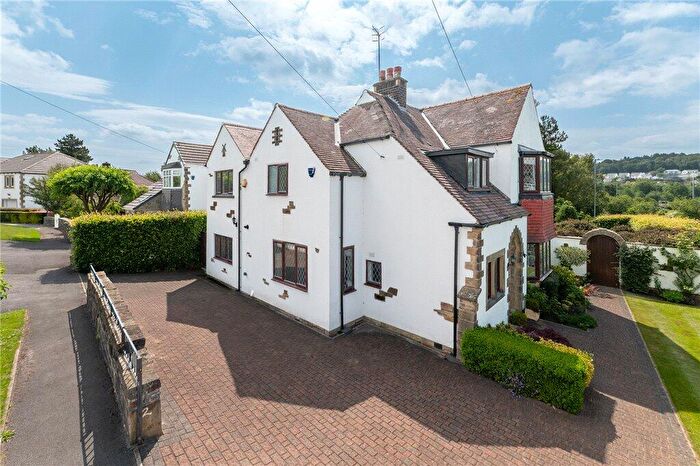 3 Bedroom Detached House For Sale In Southlands Avenue, Bingley, West Yorkshire, BD16