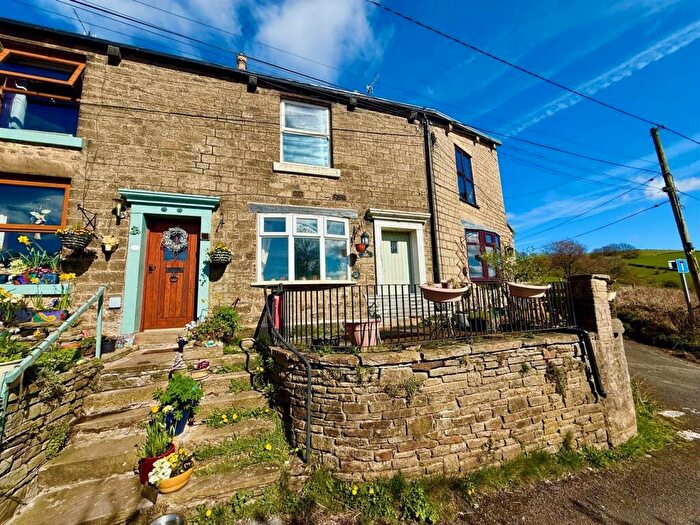 2 Bedroom Terraced House For Sale In Windy Knowle, High Peak, SK22