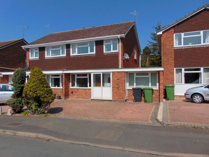 3 Bedroom Semi-Detached House To Rent In Digby Road, Evesham, WR11