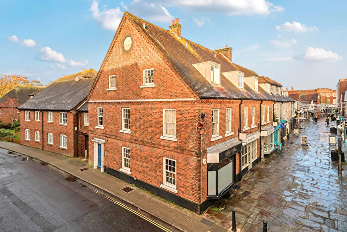 3 Bedroom Flat For Sale In Chapel Street, Chichester, PO19
