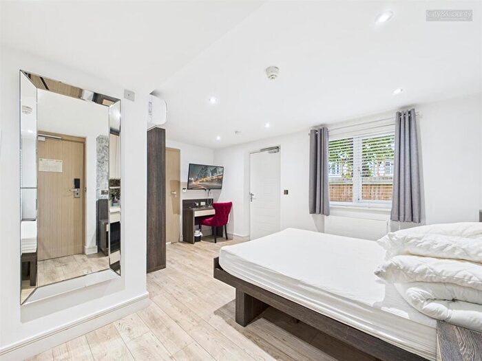 Studio To Rent In Broadway, Peterborough, PE1