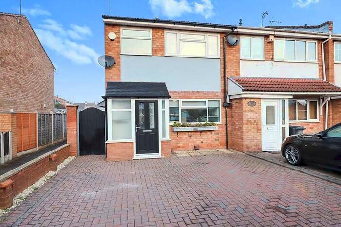 3 Bedroom End Of Terrace House To Rent In Barton Lane, Kingswinford, West Midlands, DY6