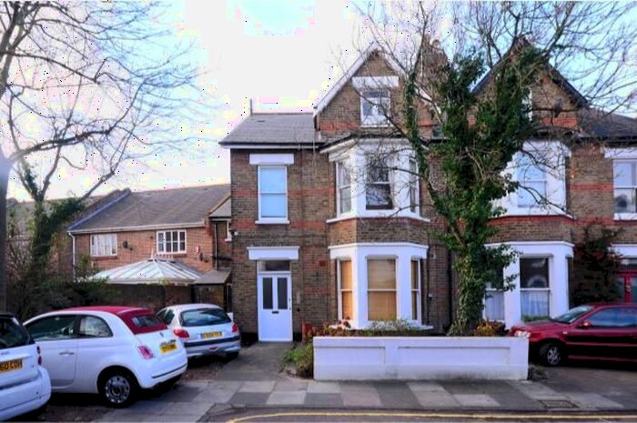 2 Bedroom Flat To Rent In Larkfield Road, Richmond, TW9