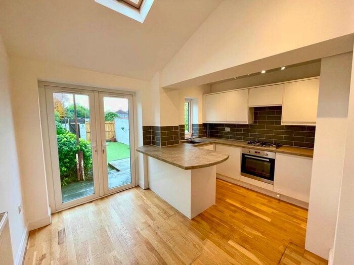 3 Bedroom Property To Rent In Pantbach Road, Birchgrove, Cardiff, CF14