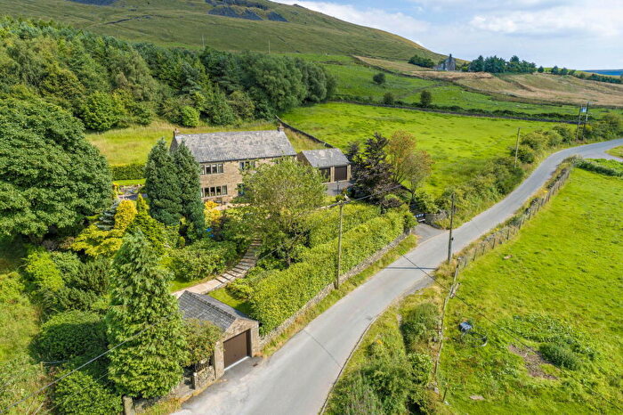 4 Bedroom Detached House For Sale In Knowl Top Lane, Uppermill, Saddleworth, OL3