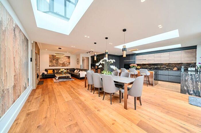 5 Bedroom Semi-Detached House For Sale In Queen Elizabeths Drive, London, N14