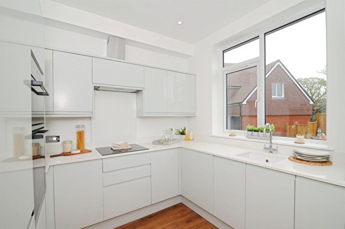 2 Bedroom Property To Rent In Market Gardens, Fairlight, Hastings, TN35