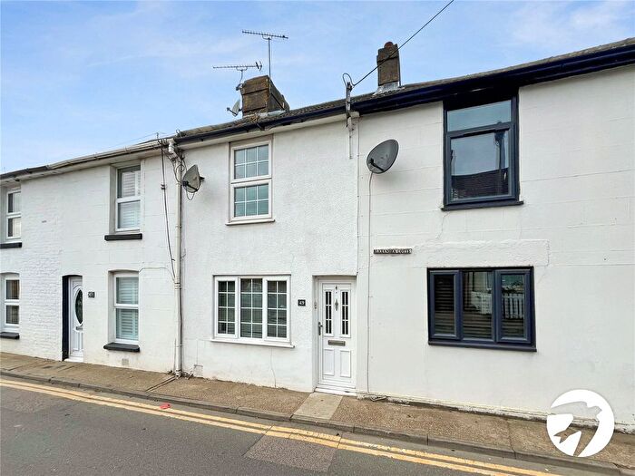 2 Bedroom Detached House To Rent In Stoke Road, Hoo, Rochester, Kent, ME3