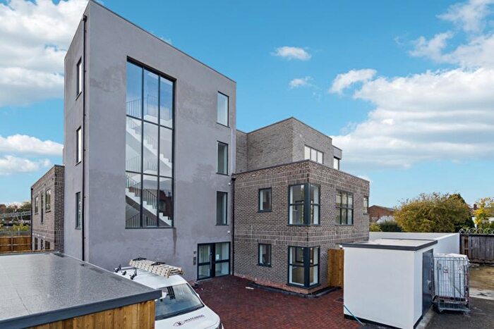 2 Bedroom Apartment To Rent In The Gardens, Harrow, HA1