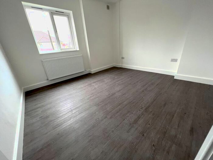 3 Bedroom Flat To Rent In Vancouver Road, Burnt Oak, Edgware, HA8