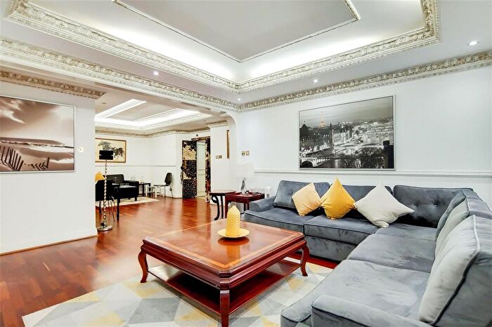 3 Bedroom Flat For Sale In Princes Court, Brompton Road, Knightsbridge, London, SW3