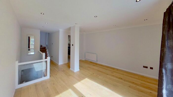 3 Bedroom Flat To Rent In Welland Mews, London, E1W