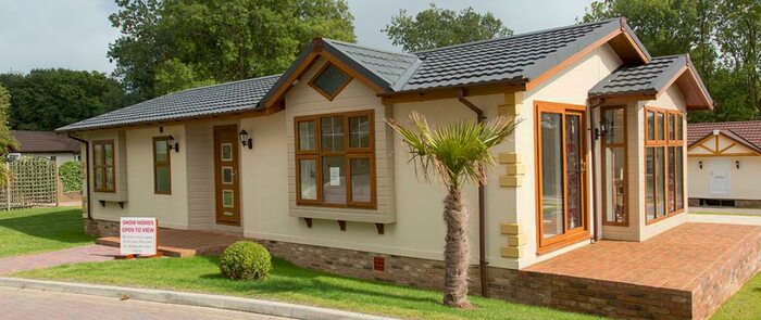 2 Bedroom Park Home For Sale In The Windsor, Heathfield Park, Bicester, OX5