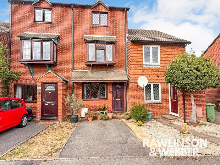 4 Bedroom Terraced House For Sale In Kings Chase, East Molesey, KT8