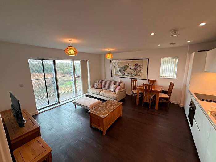 2 Bedroom Flat For Sale In Grove House, Wainwright Avenue, Greenhithe, DA9