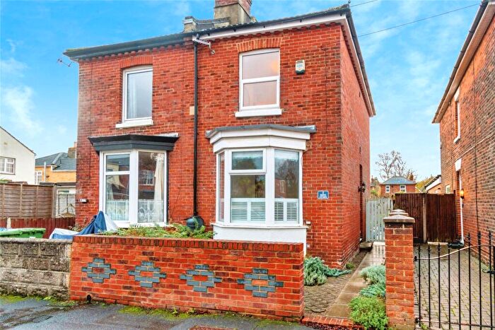 2 Bedroom Semi Detached House For Sale In Ivy Road, Southampton, Hampshire, SO17