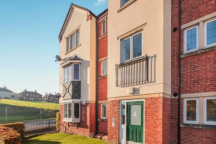 2 Bedroom Flat To Rent In Fielding Way, Morley, Leeds, LS27