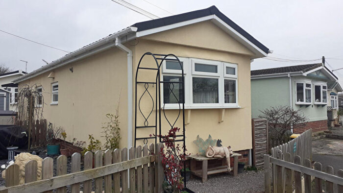 1 Bedroom Park Home For Sale In Iford Bridge Home Park Old Bridge Road, Bournemouth, BH6
