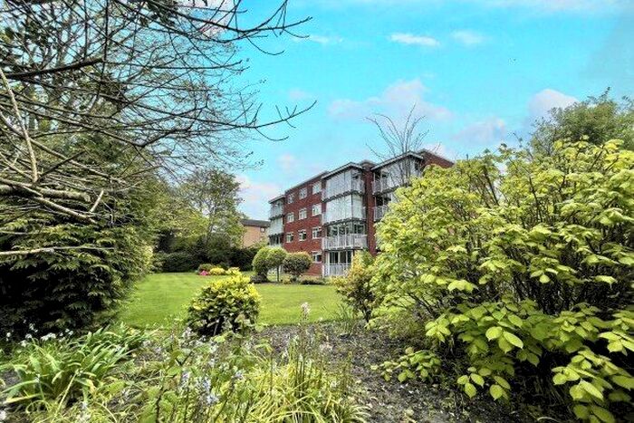 2 Bedroom Flat To Rent In Clarendon Road, Bournemouth, BH4