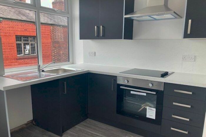 1 Bedroom Flat To Rent In Grosvenor Street, Stalybridge, SK15