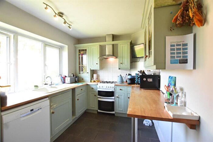 2 Bedroom Flat For Sale In Barnett Wood Lane, Ashtead, KT21