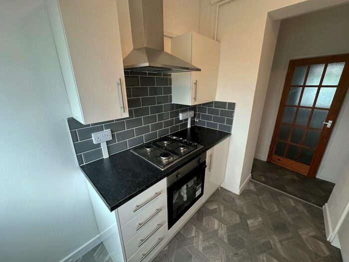 2 Bedroom House To Rent In Dinas Street, Plasmarl, SA6