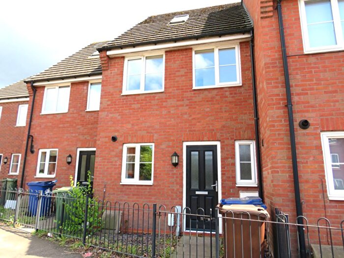 3 Bedroom Terraced House To Rent In Hednesford Road, Cannock, WS11