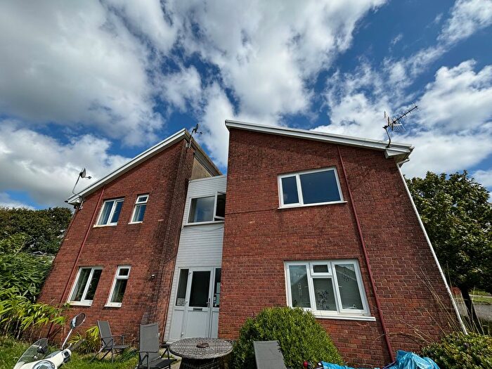 1 Bedroom Studio To Rent In Bronwydd, Birchgrove, Swansea, SA7