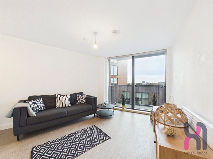 2 Bedroom Flat To Rent In The Landmark, Oldfield Road, Salford, M5