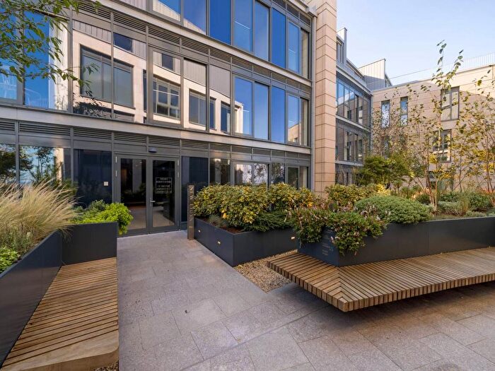 2 Bedroom Flat To Rent In New Eidyn, St James Place, City Centre, EH1