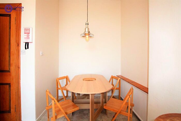 3 Bedroom Flat To Rent In Thirlestane Road, Marchmont, Edinburgh, EH9