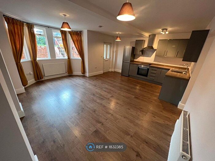 2 Bedroom Flat To Rent In Billing Road, Northampton, NN1