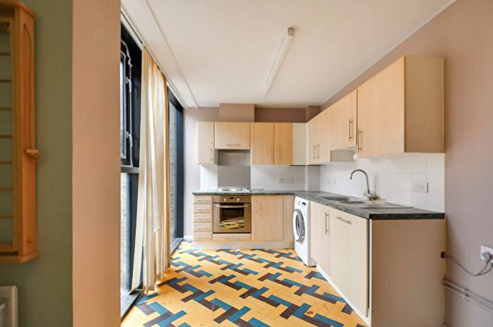 2 Bedroom Flat For Sale In Hackney, London, N1