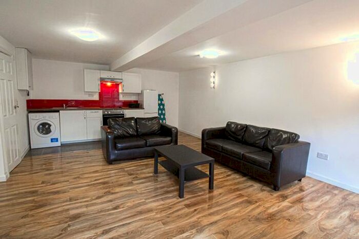 1 Bedroom Flat To Rent In Darnley Road, Leeds, West Yorkshire LS16