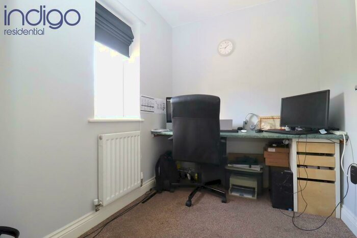 5 Bedroom Detached House For Sale In Shervington Grove, New Bedford Road Area, Luton, Bedfordshire, LU3