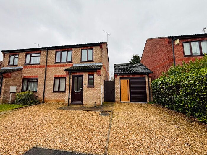 3 Bedroom Property To Rent In Campion Grove, Stamford, PE9