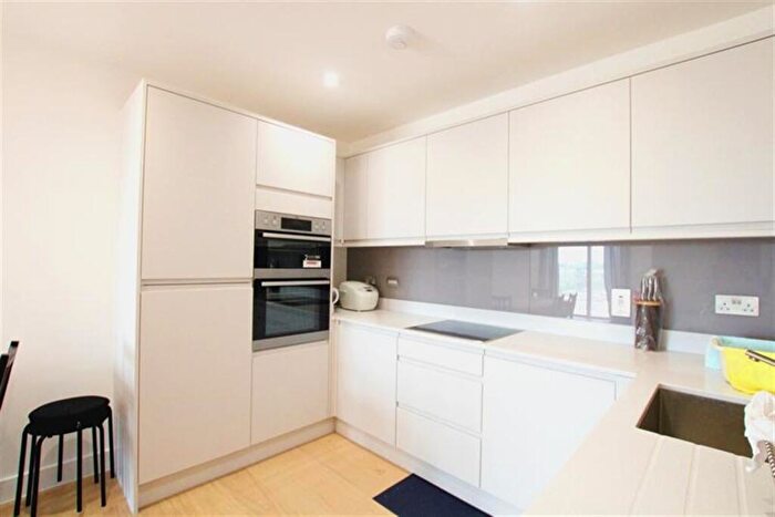2 Bedroom Flat To Rent In Eastern Point, Edgware Road, Colindale, NW9