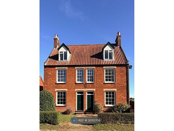 4 Bedroom Semi Detached House To Rent In Southwold Road, Beccles, NR34