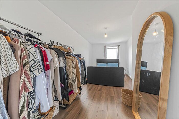 2 Bedroom Flat For Sale In Ruby Tuesday Drive, Dartford, Kent, DA1