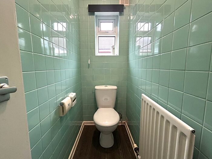 2 Bedroom Bungalow To Rent In Parkwood Drive, Sutton Coldfield, West Midlands, B73