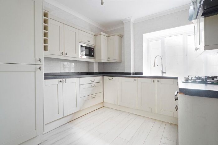 2 Bedroom Property For Sale In The Woodlands, Crystal Palace, London, SE19