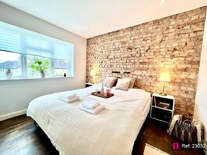 3 Bedroom Terraced House For Sale In Warkworth Gardens, Isleworth, TW7