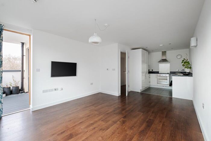 2 Bedroom Apartment To Rent In Lloyds Row London, EC1R
