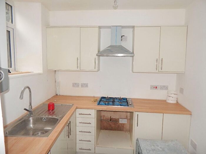 2 Bedroom Terraced House To Rent In France Street, Batley, WF17