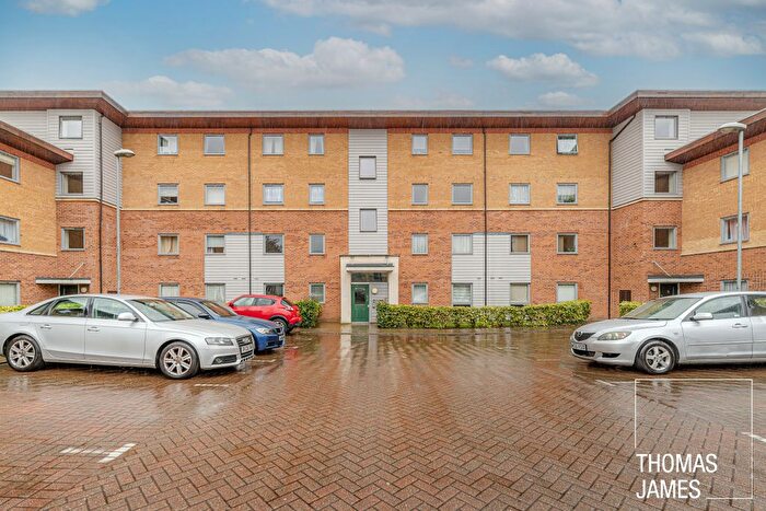 2 Bedroom Flat To Rent In Millicent Grove, Palmers Green, N13