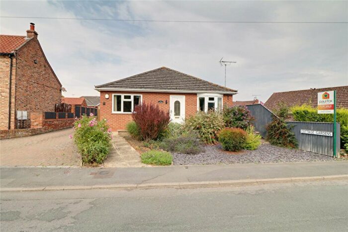 2 Bedroom Bungalow For Sale In Cottage Gardens, Barrow-upon-Humber, Lincolnshire, DN19